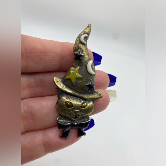 HALLOWEEN KITTY CAT WITH YELLOW, WHITE & BLACK WIZARD HAT BROOCH VINTAGE - Picture 6 of 6